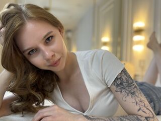 beautiful girlcam LilyMouss