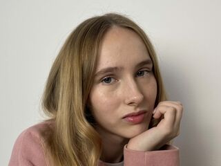 mastubating web cam girl LisetteMaupredi