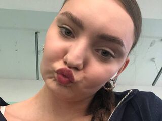 naked camgirl fingering pussy LourdesFronk