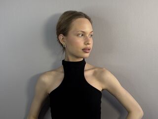 live cam show MalliaLucioni