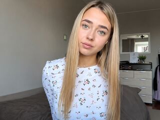fingering cam girl MarianaBrookman