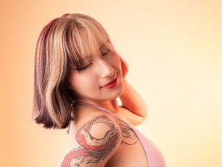 hot strip tease cam MelodyVox