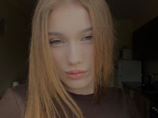 nude gamgirl MiaDelicia