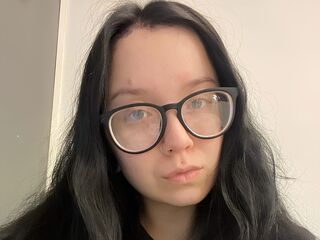 web cam show MiaWallees