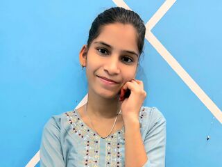 camslut fingering shaved pussy MickeySean