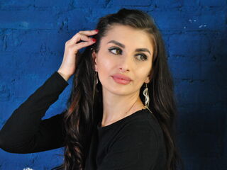 naked webcam girl fingering MilaDevis