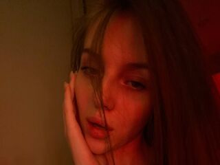 naughty camgirl masturbating with vibrator MillieBurnworth