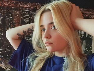 webcamgirl chat MonnieMoniz