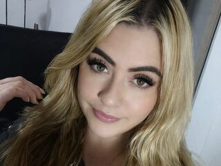 naked camgirl masturbating with vibrator NatalieBrooks