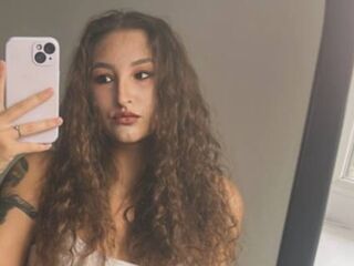 webcam girl chatroom NicholMikrot