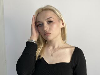 fingering camgirl video PaulinePedrotti