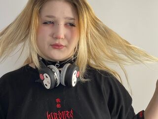 free nude cam PilarVanhee