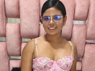 teaser web cam SalomeHarman