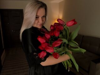 cam girl playing with sextoy SashaLinya