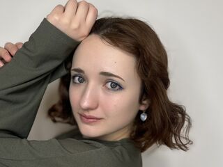 naughty camgirl masturbating SaundraTowler