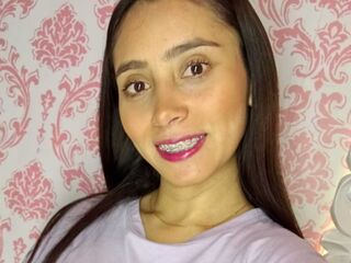 camgirl showing tits ScarlettMills