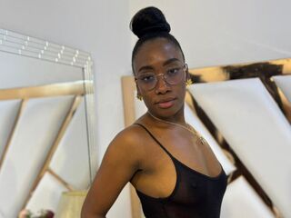 camgirl masturbating with sextoy SelenaHadid