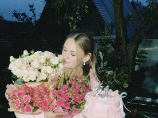 cam girl masturbating with dildo SharlynHazelton