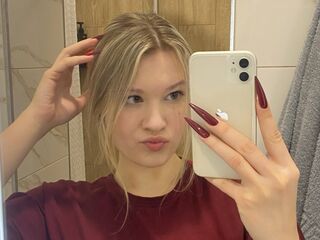 hot striptease webcam SkyeDavi