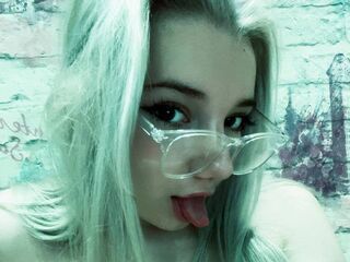 beautiful webcam girl SunnivaBridgewat