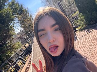 camgirl masturbating with dildo ValarieZohn
