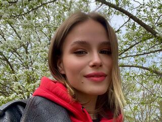 cam girl masturbating with dildo VeronaBrucker