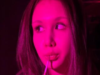 beautiful girlcam WilletteLabrie