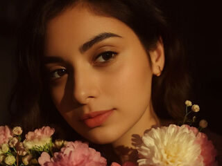 camwhore spreading pussy ZaylaAmin