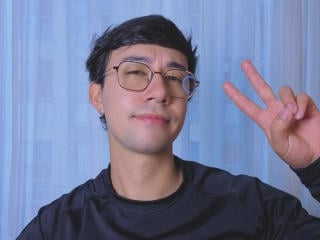 OliverHot69